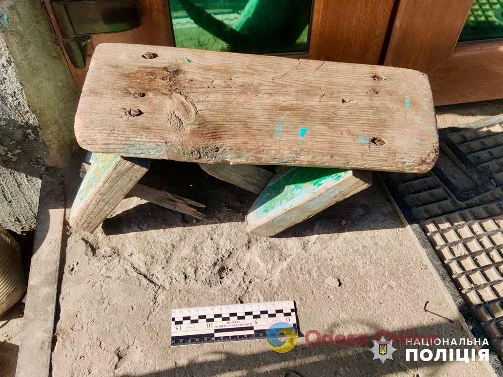 Житель Одещини побив свою дружину кулаками та стільцем по голові