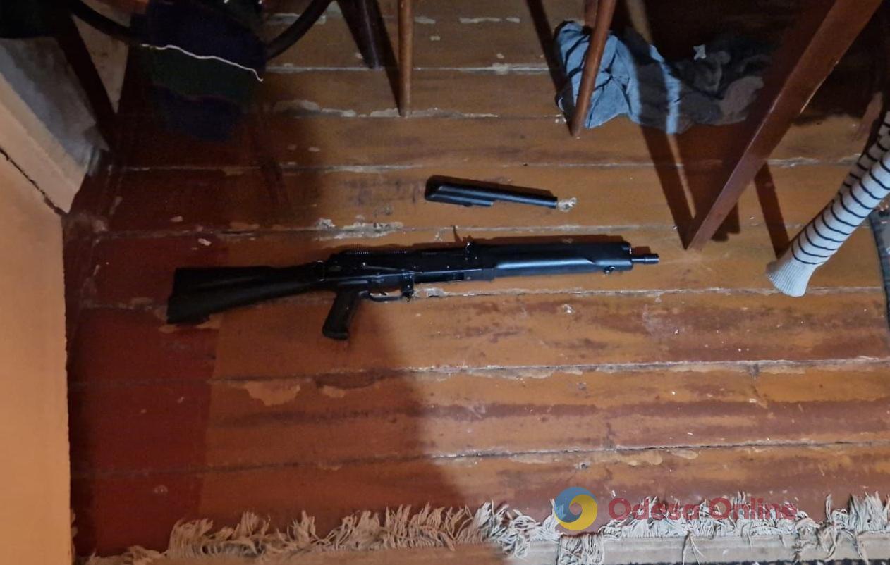 Житель Овідіополя влаштував на вулиці стрілянину з рушниці