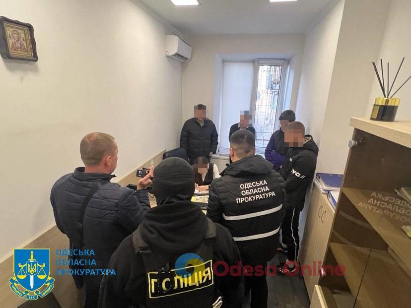 В Одессе чиновник горсовета попался на взятке