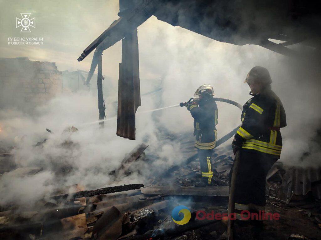 На Одещині гасили пожежу: жінка у лікарні