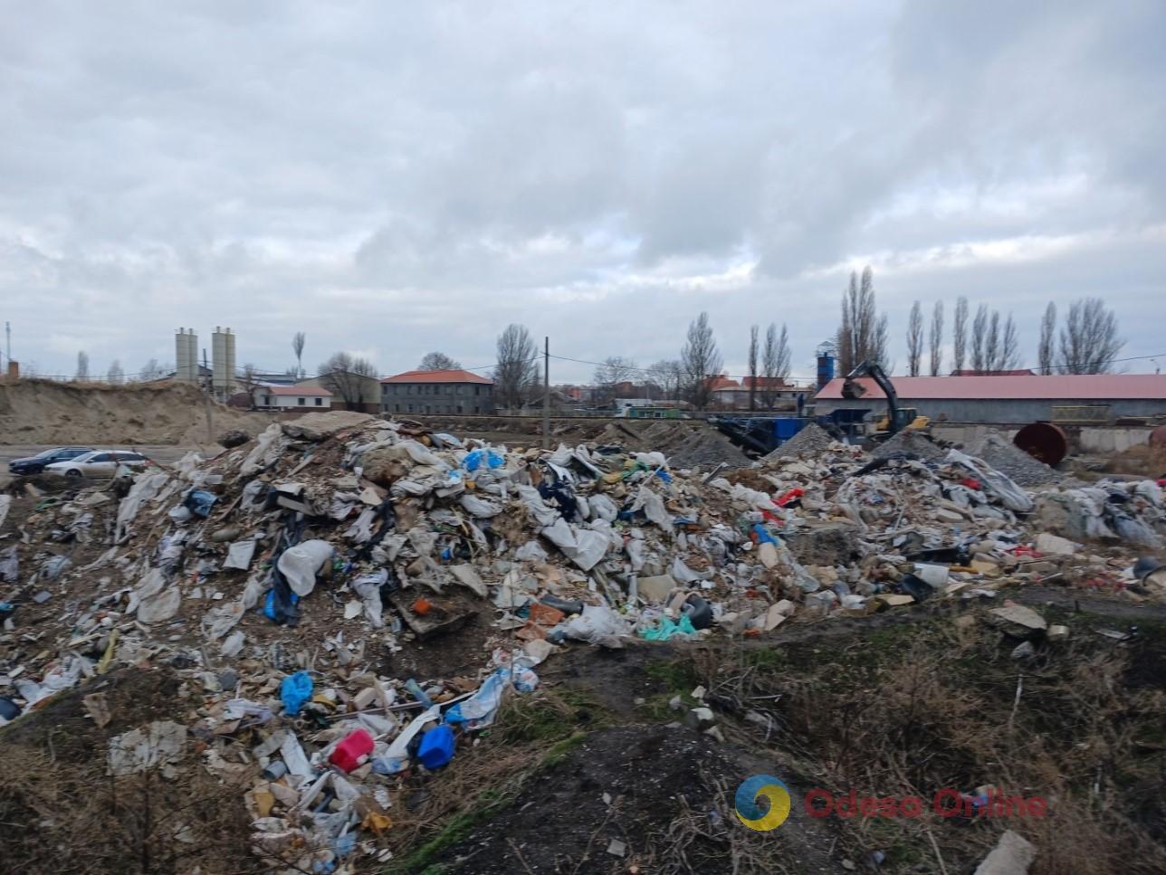 В Одесі ліквідували незаконне сміттєзвалище