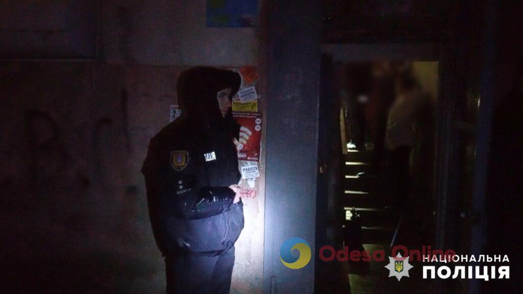 Вбивство в одеському гуртожитку: поліцейські затримали містянина, який зарізав знайомого