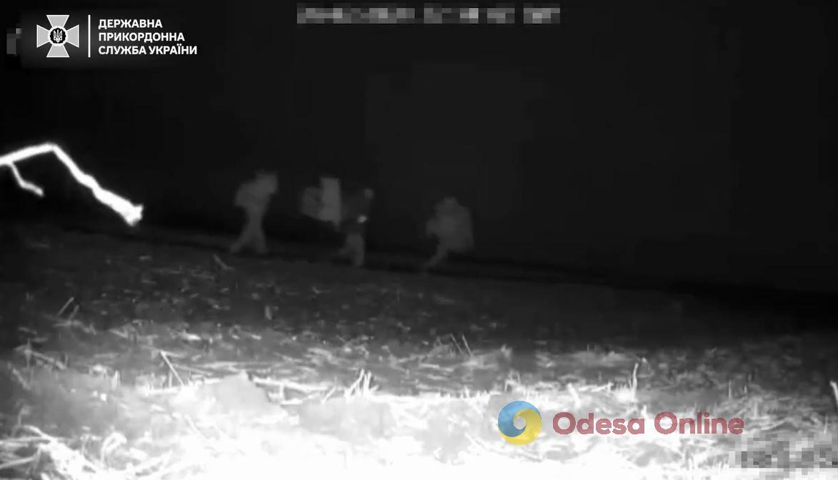 В Одесской области мужчины-беглецы попали в «ловушки» пограничников (видео)