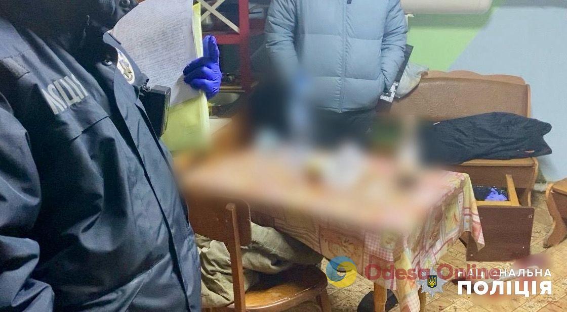Пьяный житель Одесской области убил знакомого ножом и топором