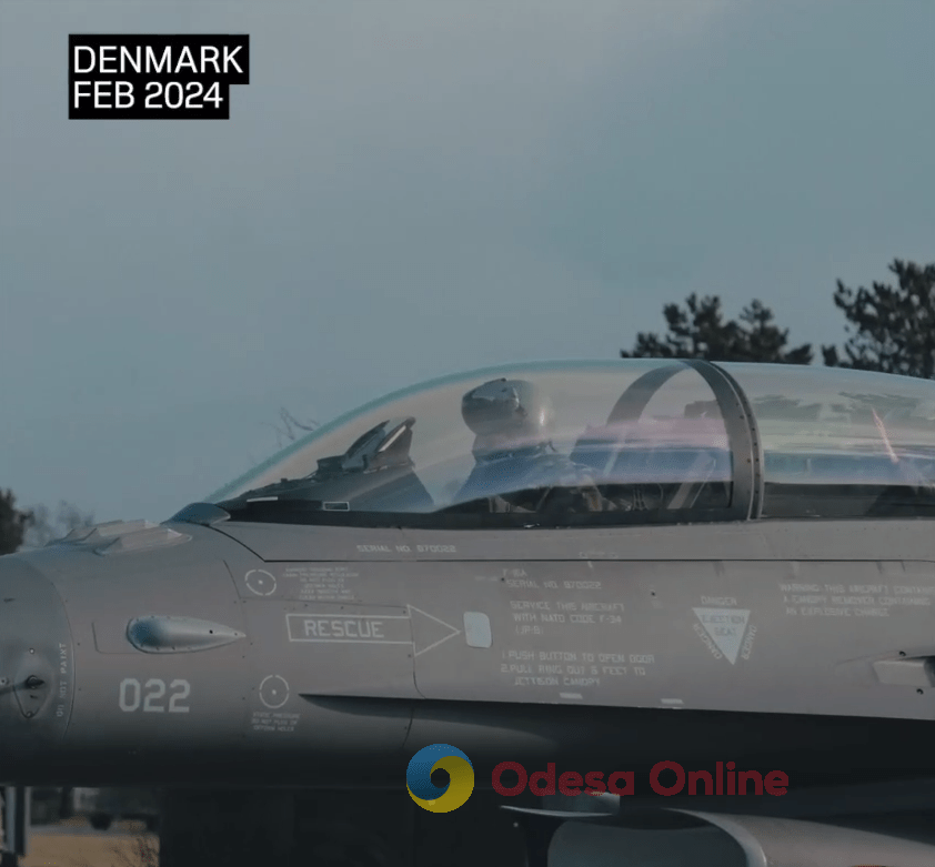 Українські пілоти опановують F-16 (відео)