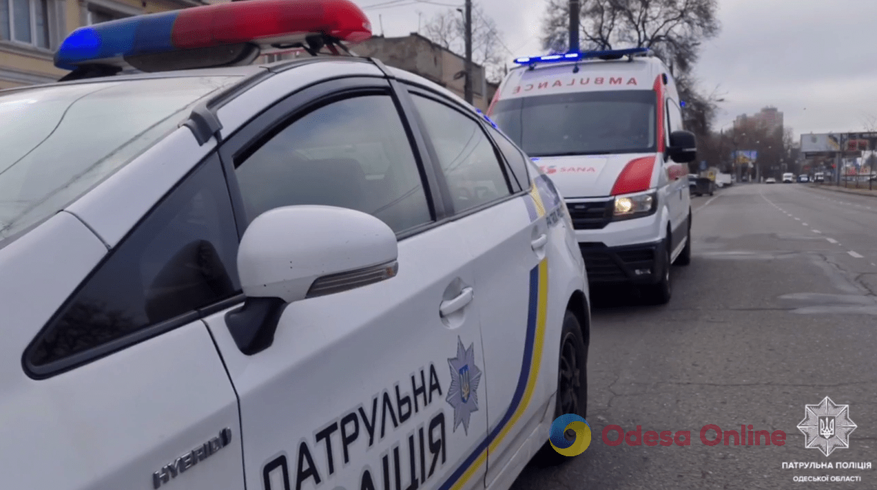 В Одессе водитель Chevrolet заплатит штраф за то, что не пропустил авто со спецсигналами (видео)