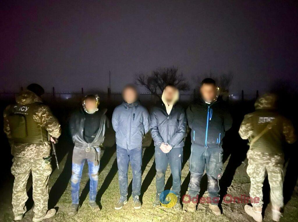 Одесская область: мужчины бежали из Украины, обмотавшись фольгой
