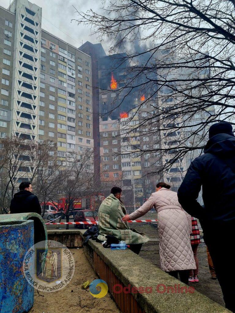 В результаті ракетної атаки РФ у Києві є постраждалі та загиблі