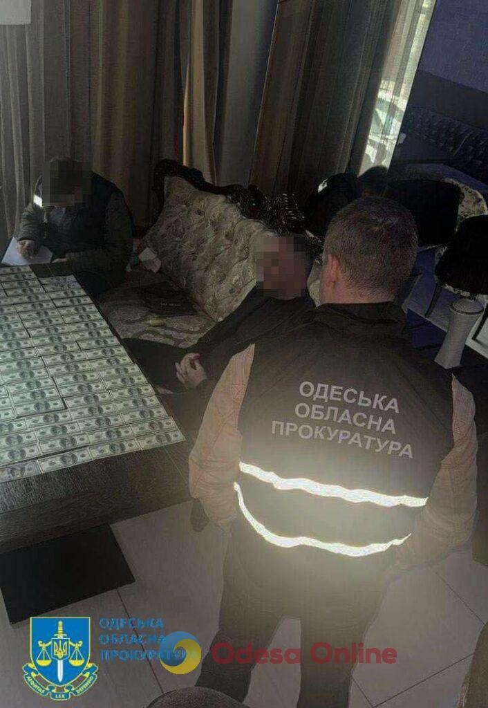 Депутат райради на Одещині вимагав з підприємця 20 тисяч доларів за вирішення «земельного питання»