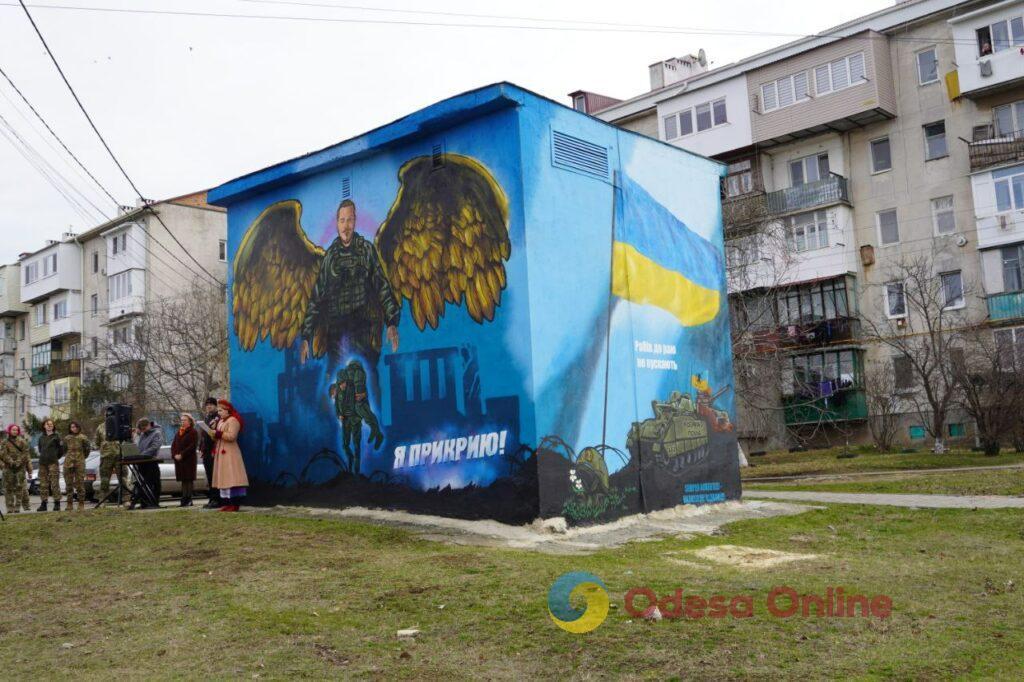 Родители погибшего защитника из Одессы закупили и передали  военным медицинские эвакуационные машины (фото)