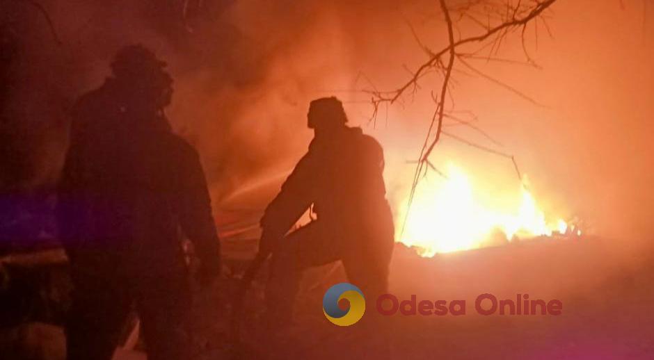 Херсон под обстрелами: за ночь произошло два пожара
