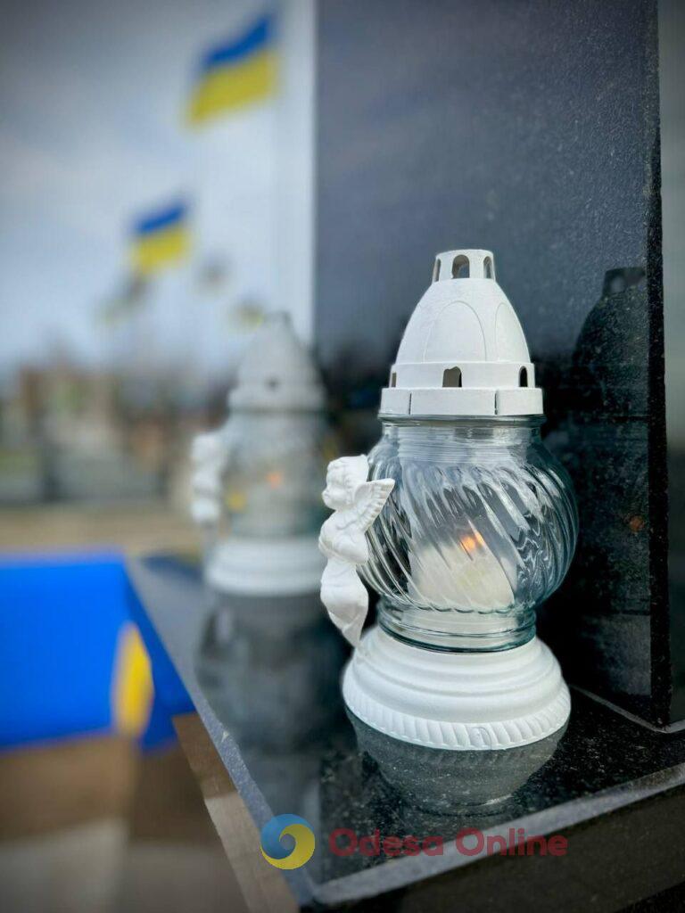 У річницю російсько-української війни в Одесі вшанували пам’ять загиблих