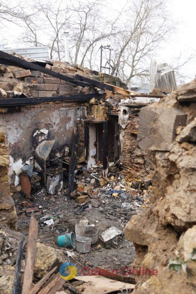 Усі молитви за ніч вивчив: мешканці одеського будинку, який потрапив під удар, важко пережили цю ніч