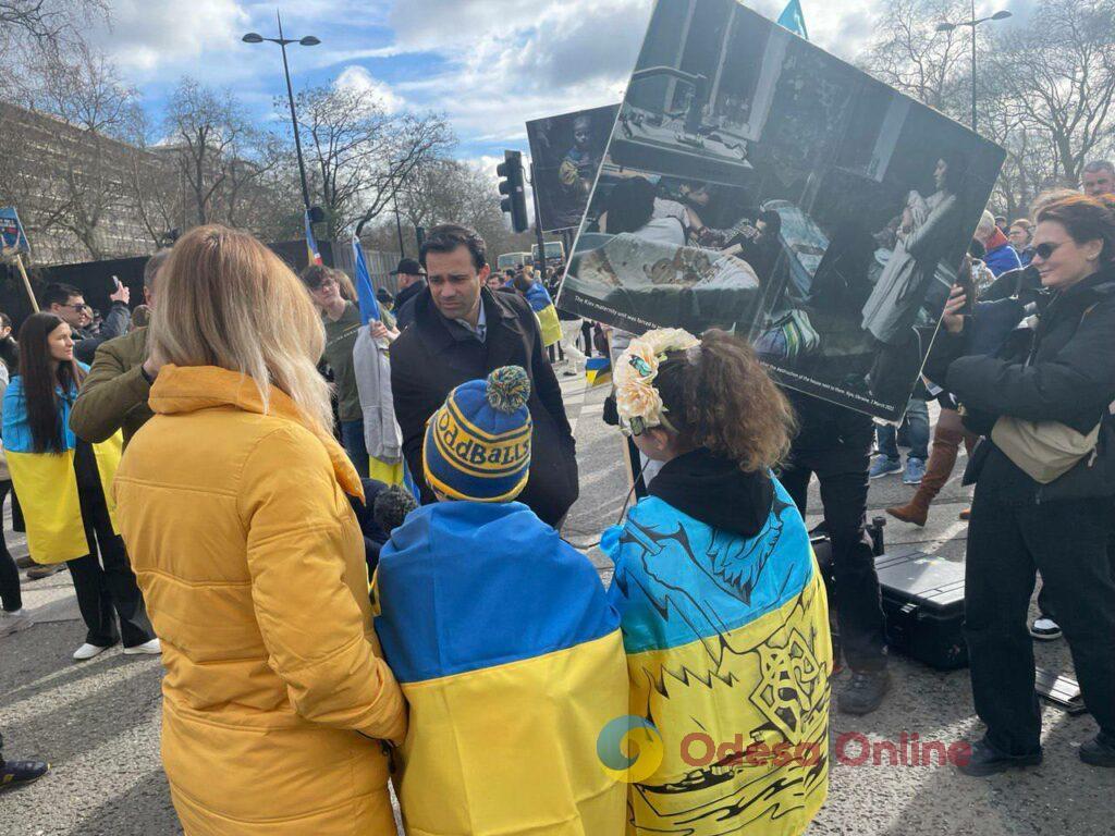 Два года полномасштабной войны: по миру проходят митинги в поддержку Украины