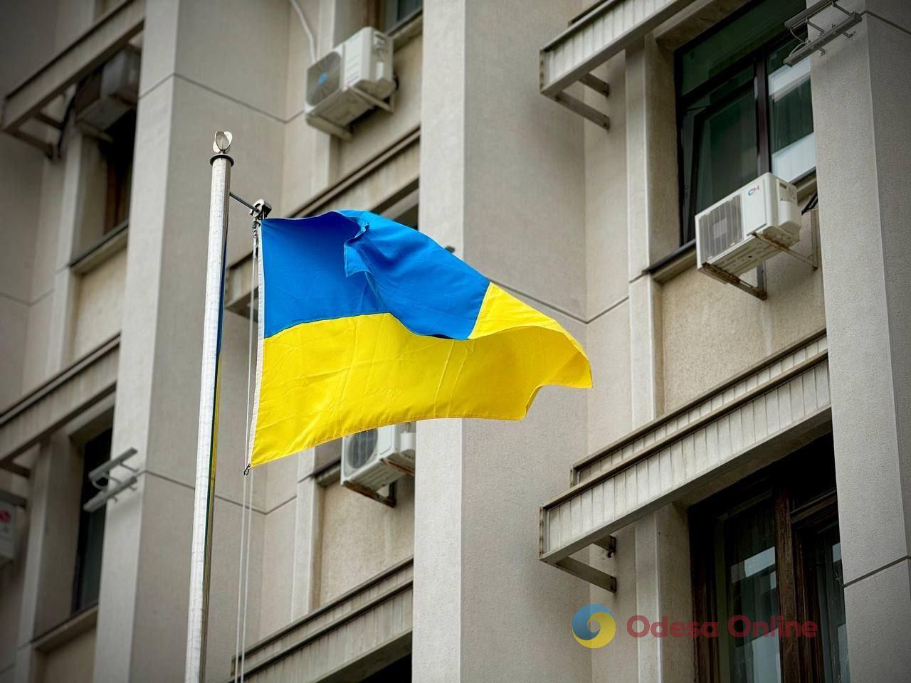 День сопротивления оккупации Крыма – в Одессе торжественно подняли крымскотатарский флаг (фото)