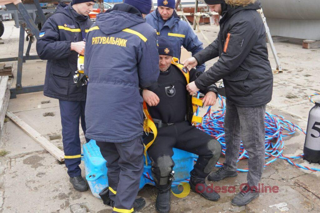 Водолази з Кропивницького, Вінниці та Одеси вирішили взимку попірнати в одеське море (фоторепортаж)