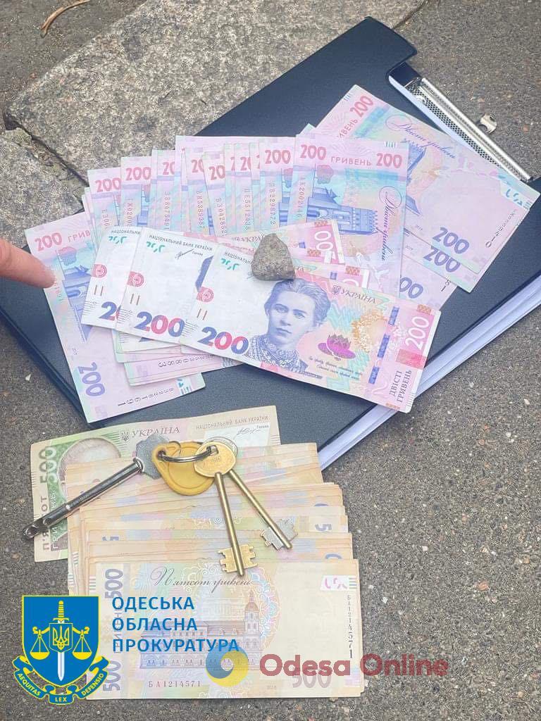 Двух одесских патрульных будут судить за вымогание денег от водителя