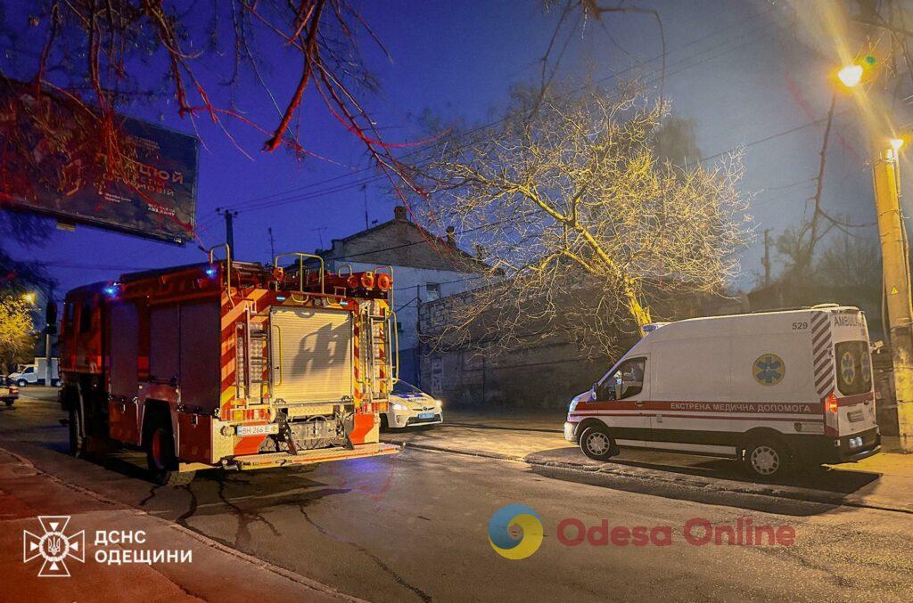 Одесса: на Раскидайловской произошел пожар в полуподвальном помещении квартиры