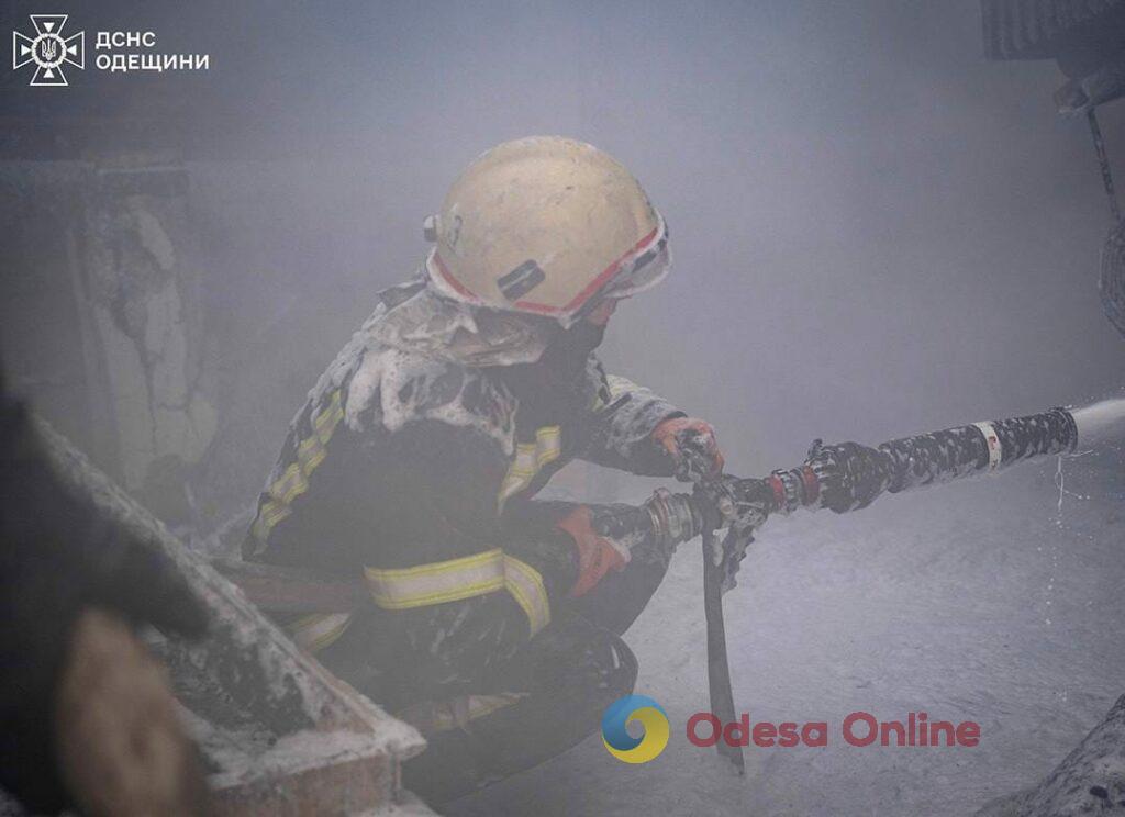 Удар по енергетиці: на Одещині пожежу на об’єкті гасили за допомогою робота