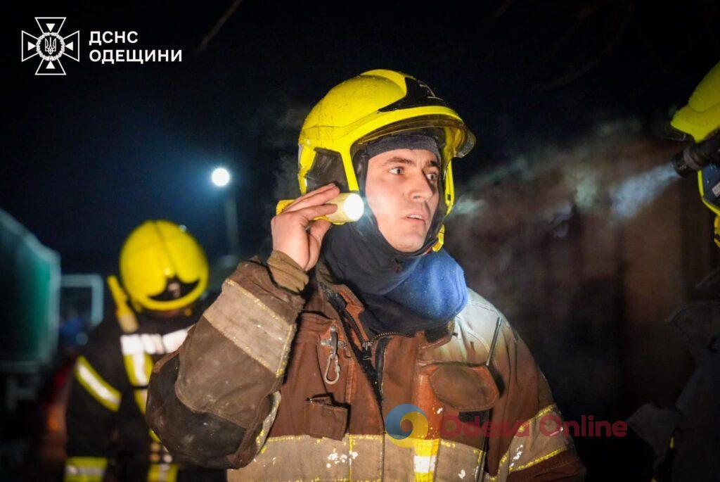 В Одессе сгорела СТО и пять автомобилей