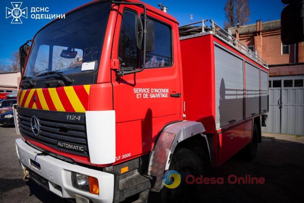 Благодійна допомога: рятувальники Одещини отримали 4 автоцистерни підвищеної прохідності (фото)