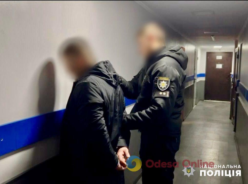 В Одессе вооруженные разбойники ворвались в квартиру, представившись соседями