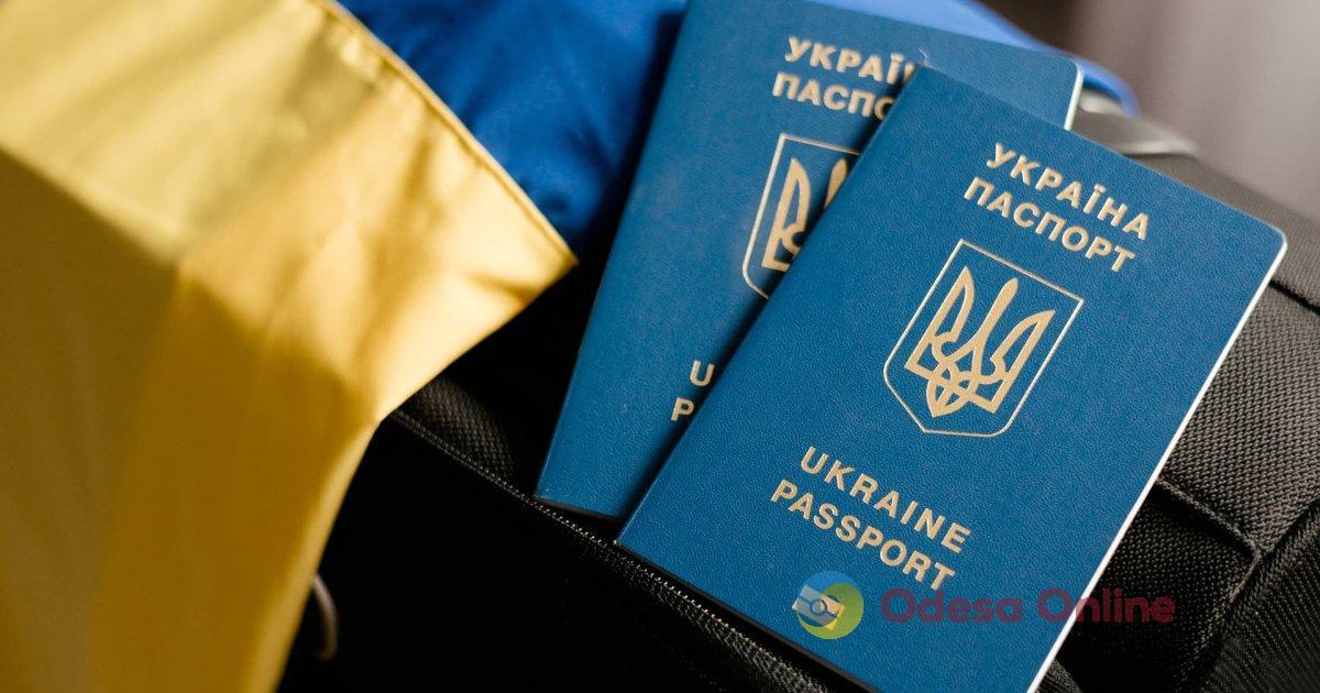 Одесит підробив закордонний паспорт та намагався втекти з України
