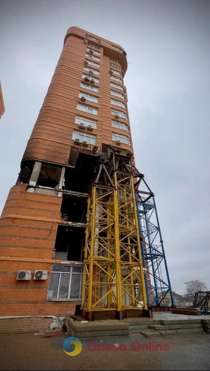 Одесса: в поврежденной в результате российской атаки многоэтажки на Средней завершены стабилизационные работы