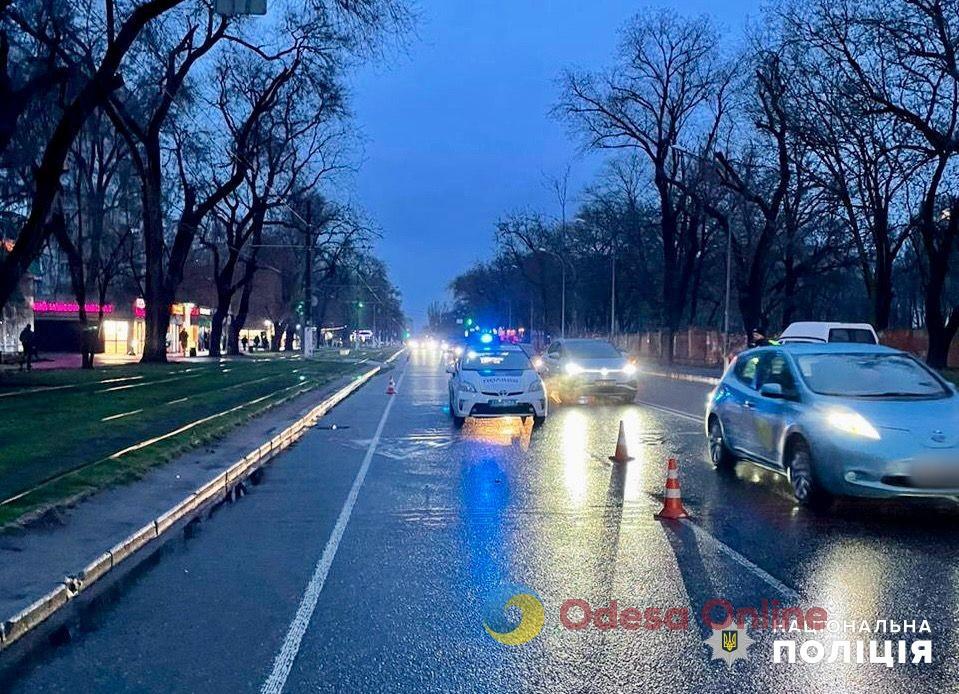 В Одессе на пешеходном переходе Mercedes сбил пожилую женщину