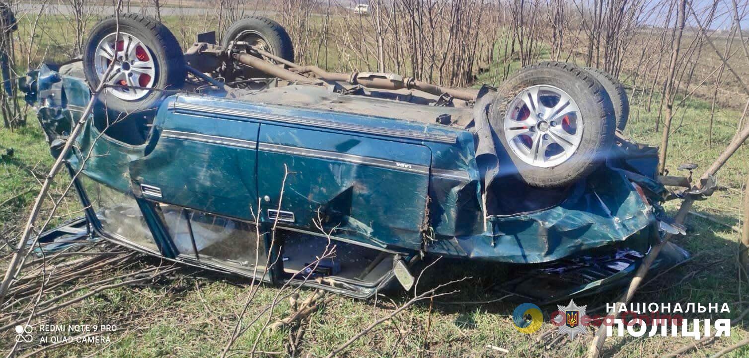 В Одесской области пьяный водитель перевернул свое авто