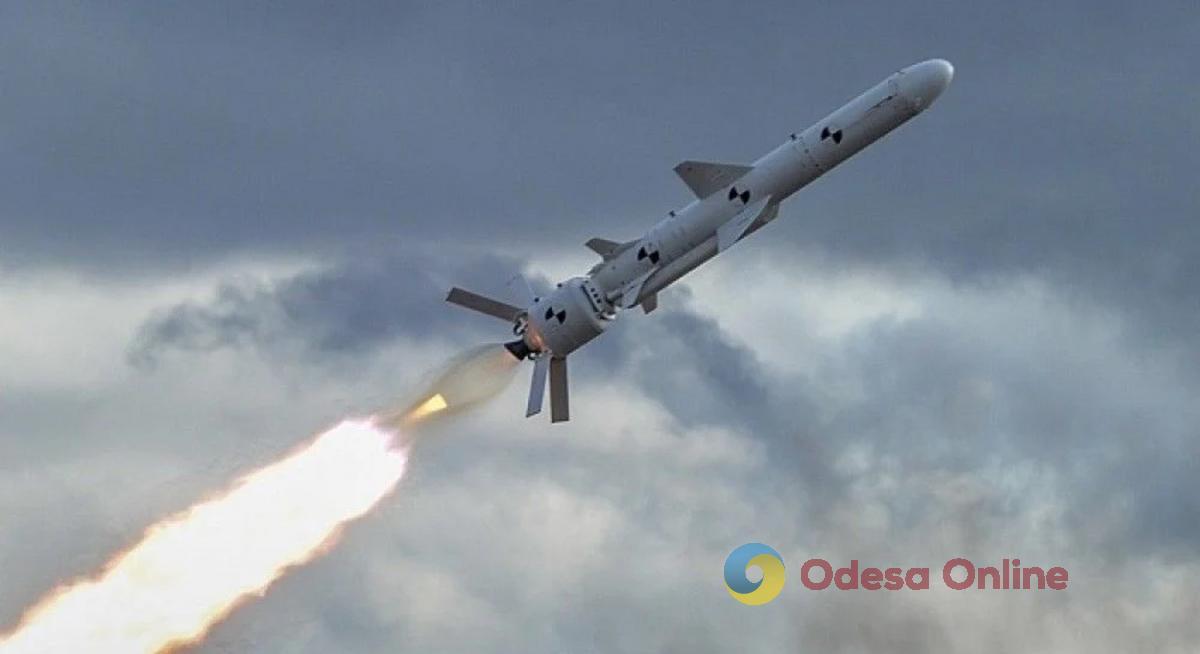 «Прилет» в Николаевской области: россияне атаковали область авиационной ракетой