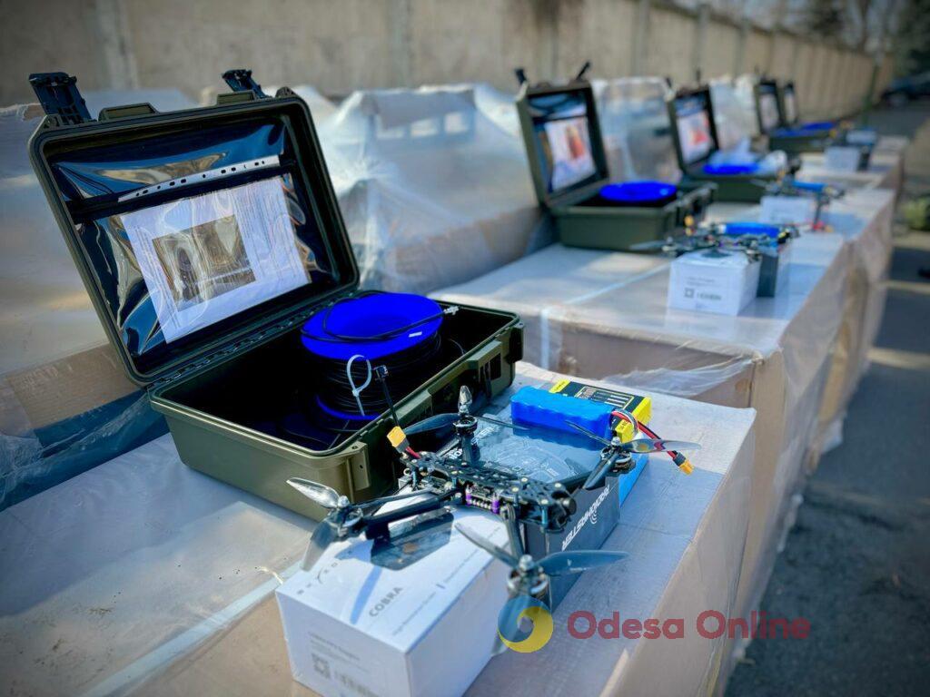 Допомога ЗСУ: Одеса передала на передову тисячу fpv-дронів