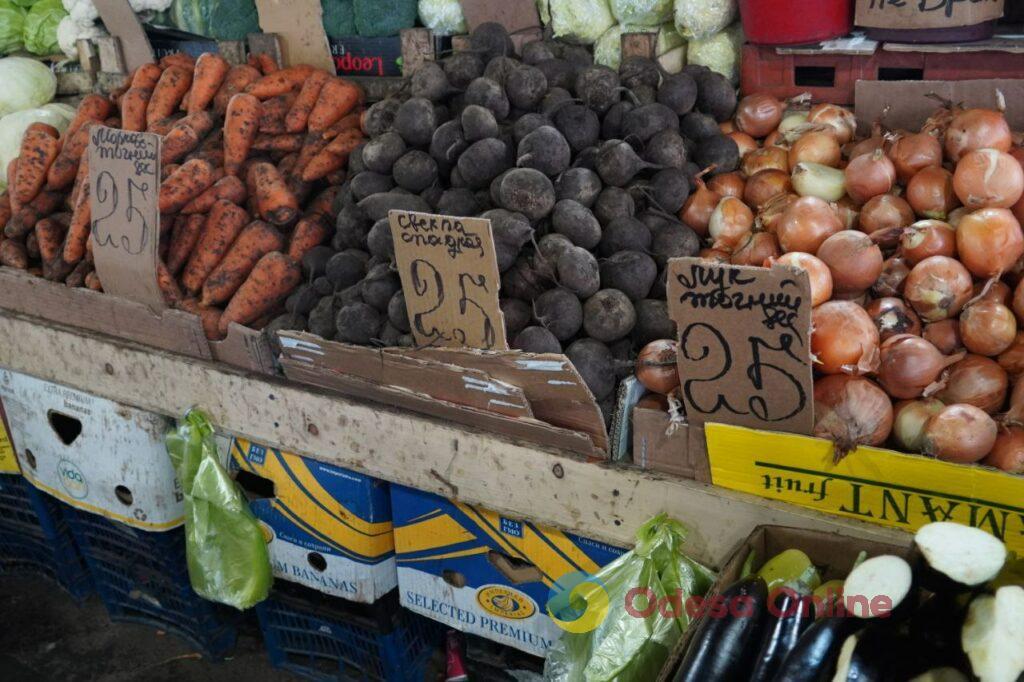 «Сині», бринза та гриби: суботні ціни на одеському Привозі
