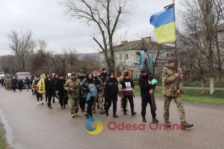 На Одещині провели в останній шлях 24-річного захисника, життя якого обірвала російська ракета