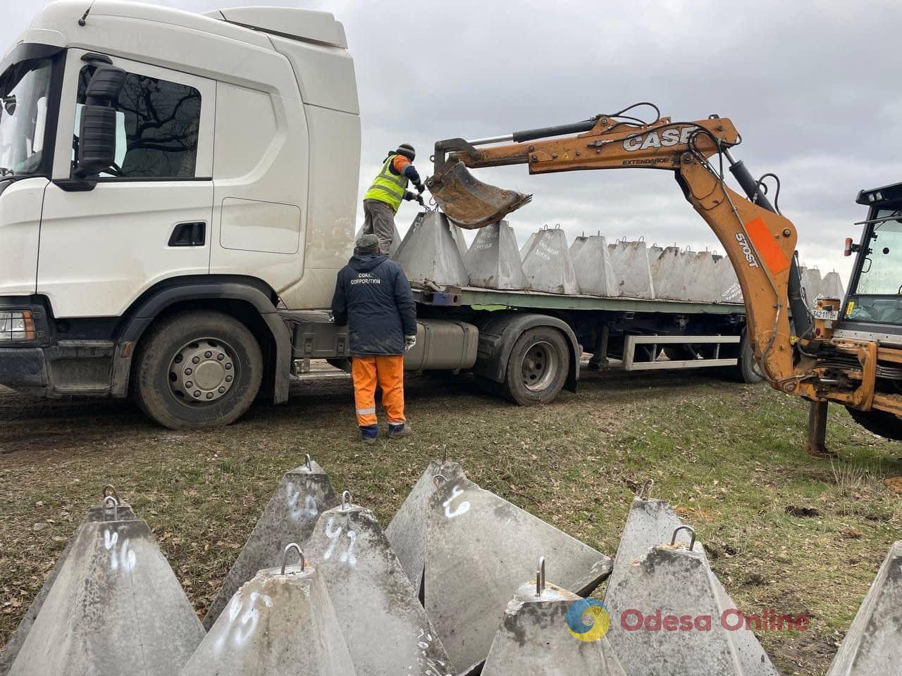 В Одеській ОВА показали, як просувається будівництво оборонних фортифікацій (фото)