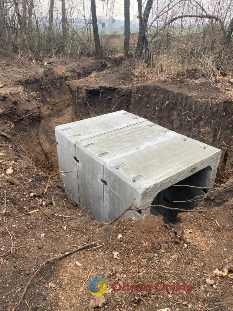 В Одеській ОВА показали, як просувається будівництво оборонних фортифікацій (фото)