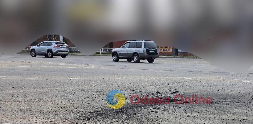 Россияне снова обстреляли Херсон: погиб водитель такси