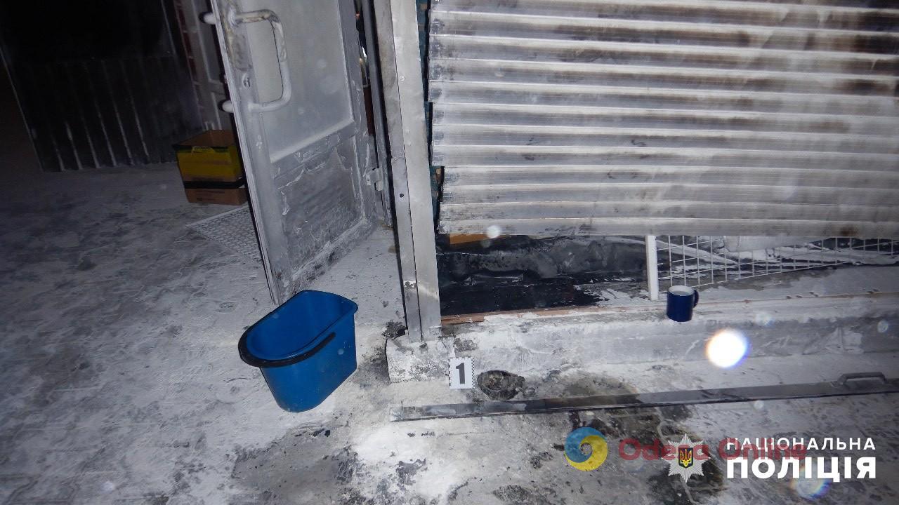В Одессе будут судить мужчин, которые пытались сжечь строительный магазин