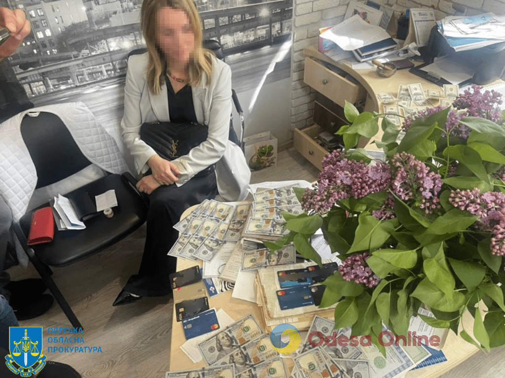 На взятке поймали врача Одесского областного центра психического здоровья