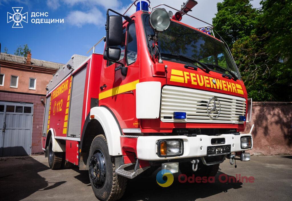 Благотворительная помощь: одесские спасатели получили современные пожарные автомобили (фото, видео)
