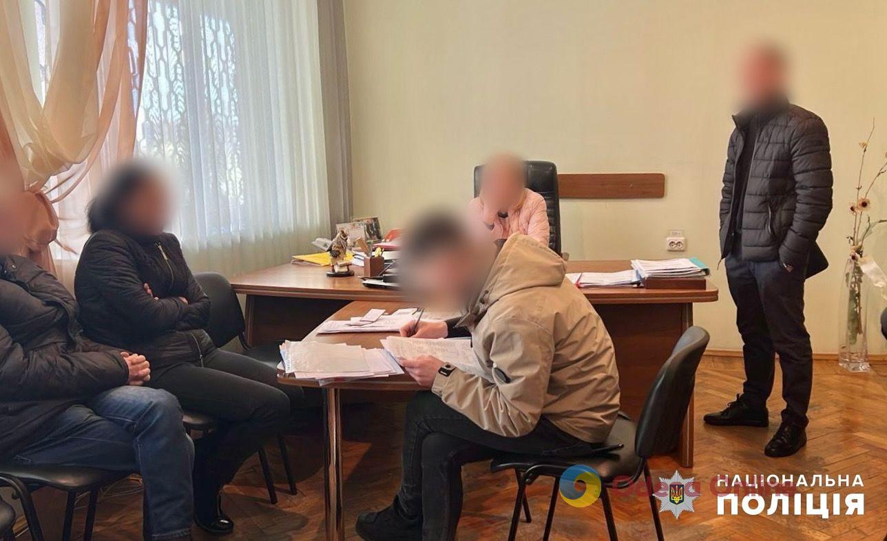 Директорка одеського ліцею вимагала хабарі з підприємця