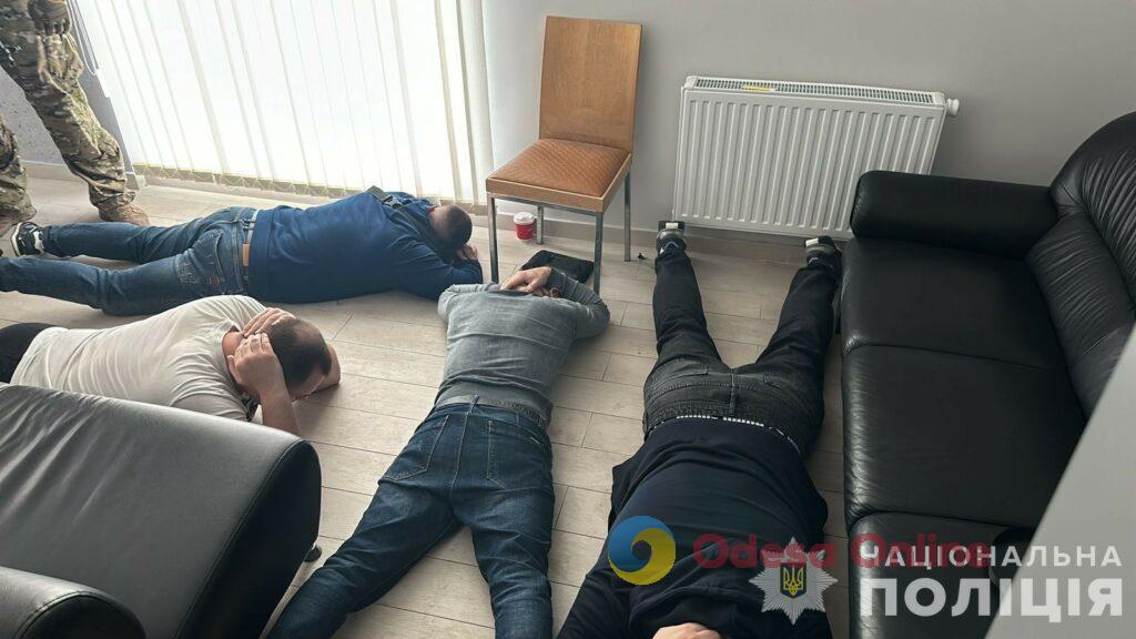 В Одесі ліквідували call-центр: шахраї виманили у громадян Чехії 5,5 мільйона гривень