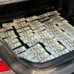 Одесский пограничник попался на взятке в девять тысяч долларов