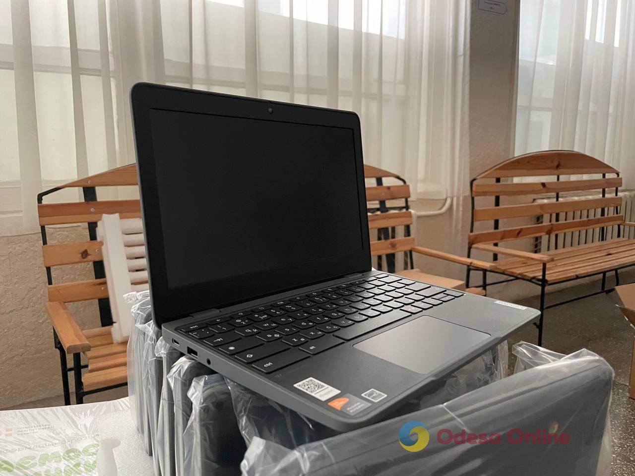 Одесские школы получили новые ноутбуки от ЮНЕСКО