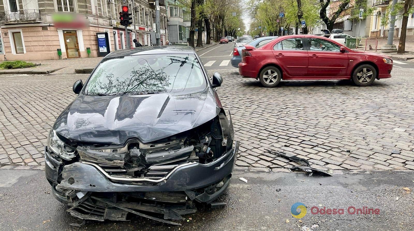 В Одессе столкнулись два авто: серьезно пострадал ребенок