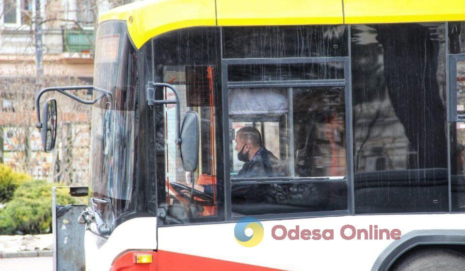 Одеса: 21 квітня деякі тролейбуси та автобуси тимчасово змінять маршрути