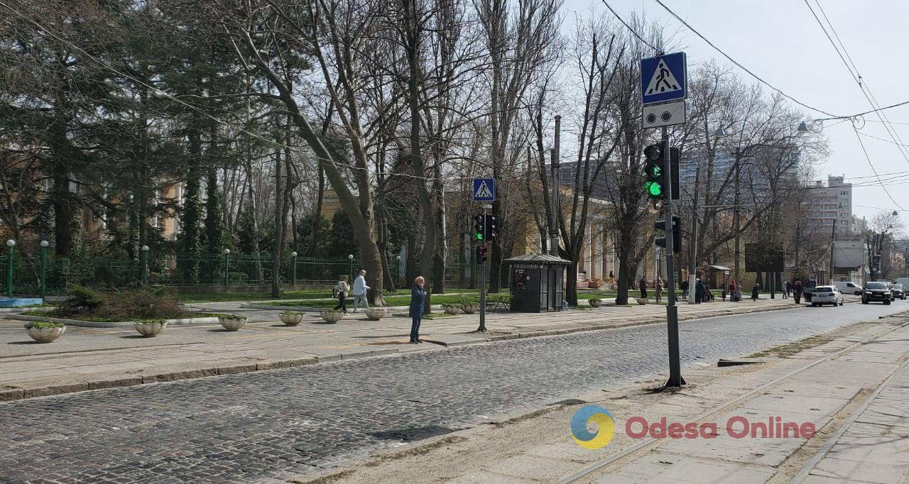 Одеса: на Французькому бульварі встановили модернізовані світлофори
