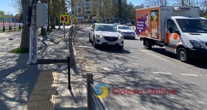 Вниманию водителей: на перекрестке Французского бульвара и проспекта Гагарина не работают светофоры