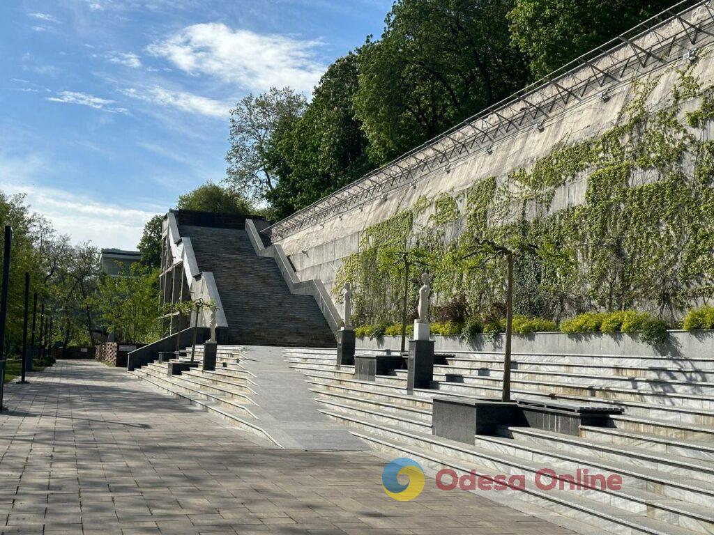 В Одесі відкрили для людей Потьомкінські сходи, Стамбульський та Грецький парки (фоторепортаж)