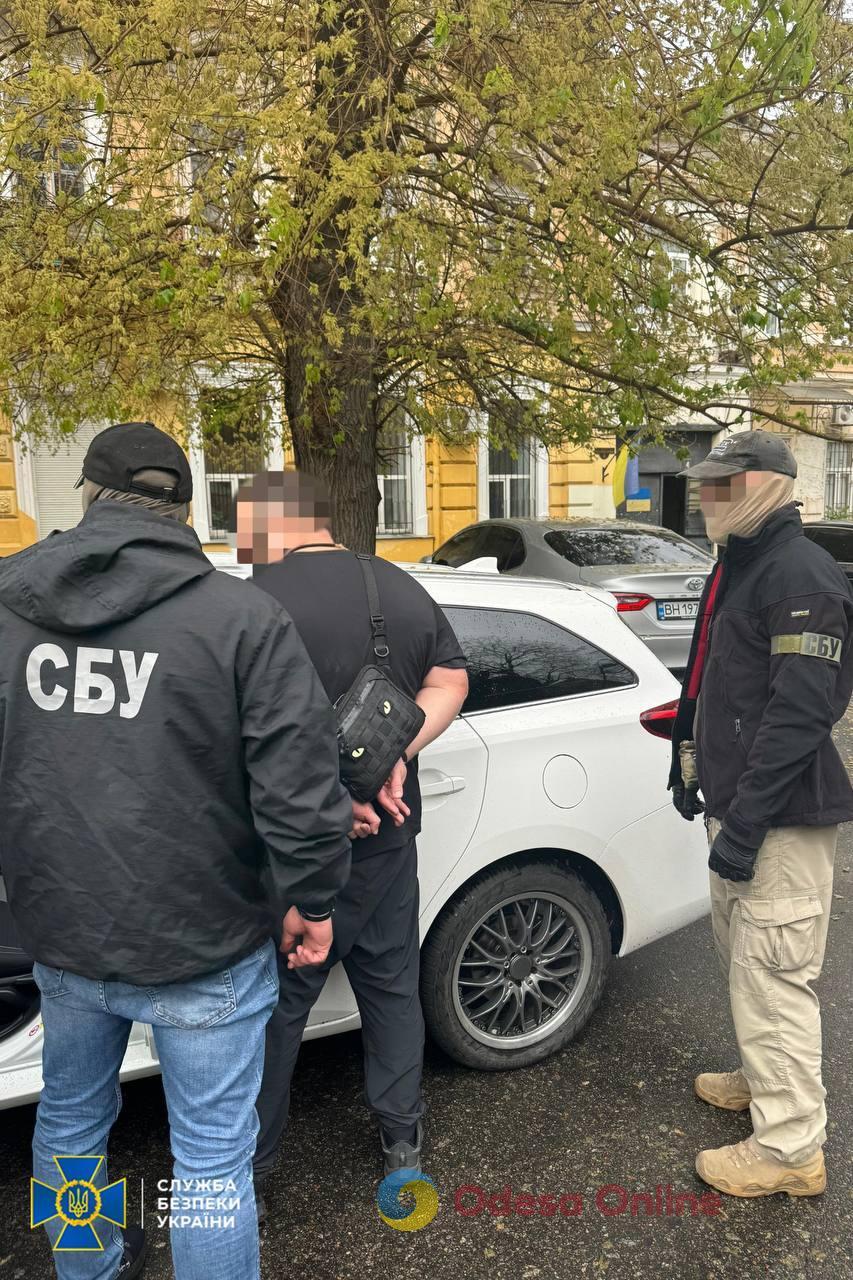 В Одесі спіймали патрульного, який допомагав п’яним водіям уникнути адмінвідповідальності